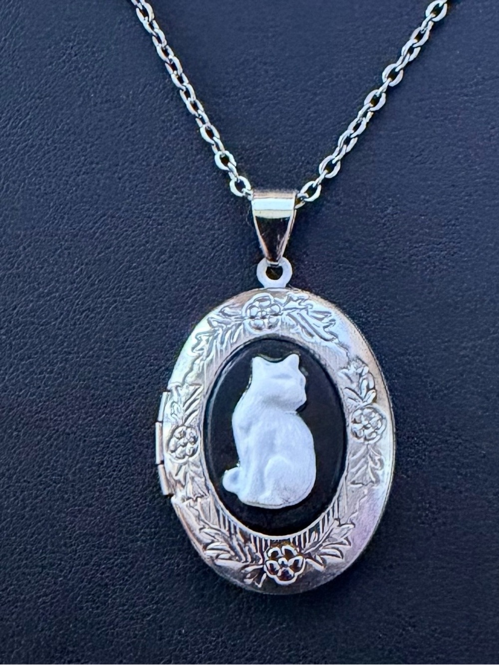 Oval Vintage Style Silver Locket Necklace with White Cat Cameo